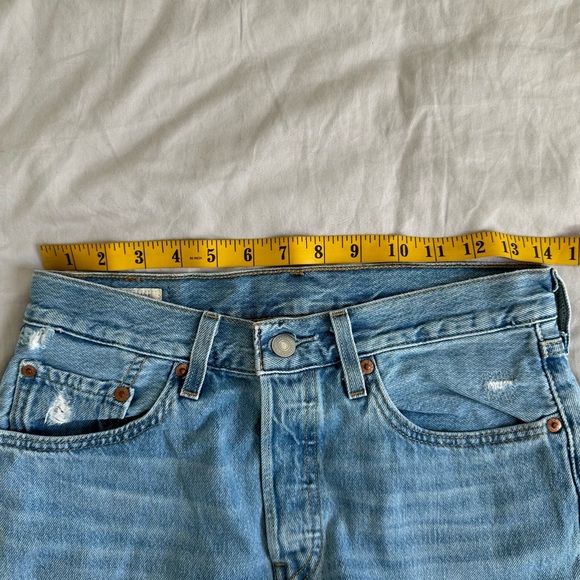 Levi ’s 501 Cropped Ripped Jeans Women’s - Picture 7 of 7